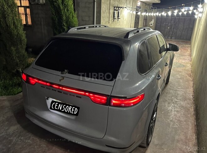 Porsche Cayenne-4