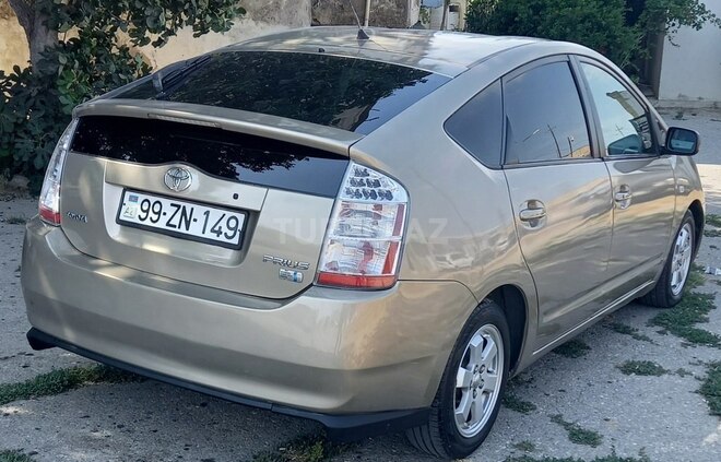 Toyota Prius-4