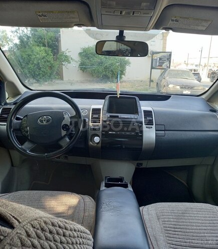 Toyota Prius-5