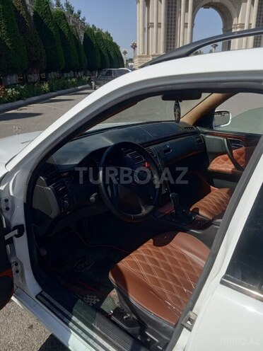 Mercedes E 200 1999, 300,000 km - 2.0 l - Gəncə