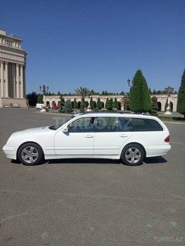 Mercedes E 200 1999, 300,000 km - 2.0 l - Gəncə