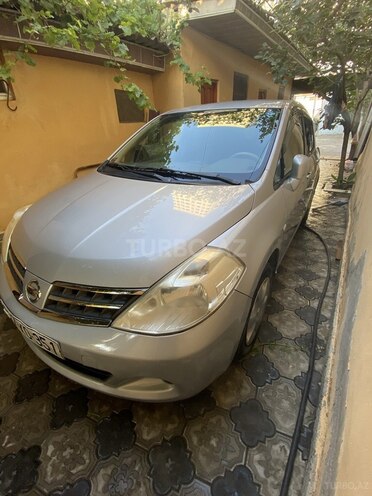 Nissan Tiida-2
