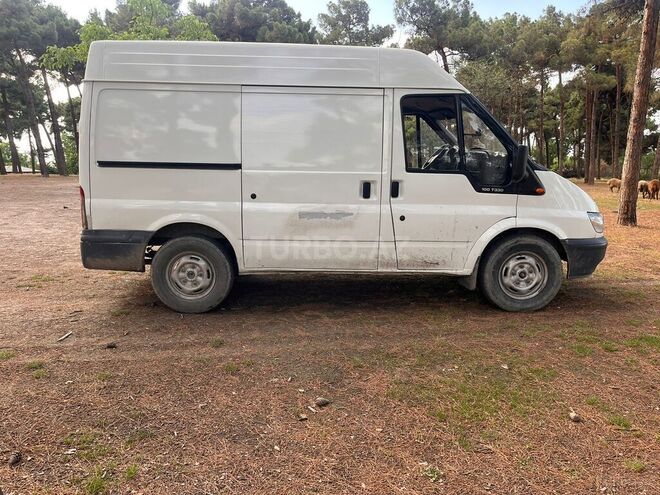 Ford Transit-5