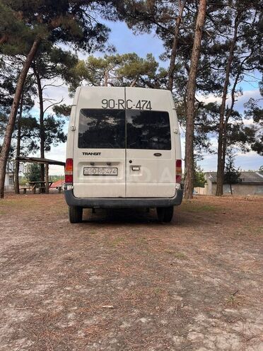 Ford Transit-4