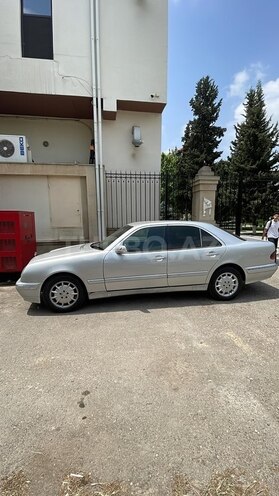 Mercedes E 220 d 1999, 670,000 km - 2.2 л - Biləsuvar