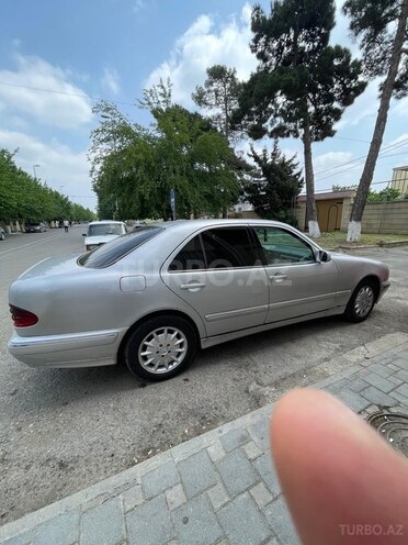 Mercedes E 220 d 1999, 670,000 km - 2.2 л - Biləsuvar