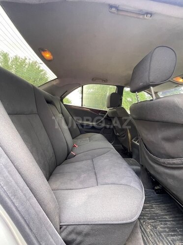 Mercedes E 220 d 1999, 670,000 km - 2.2 л - Biləsuvar
