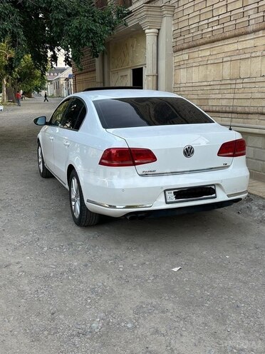Volkswagen Passat 2011, 215,000 km - 1.8 l - Gəncə