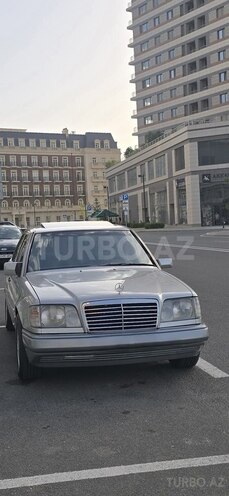 Mercedes E 220 1994, 213,000 km - 2.2 l - Bakı