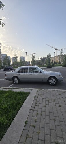 Mercedes E 220 1994, 213,000 km - 2.2 l - Bakı
