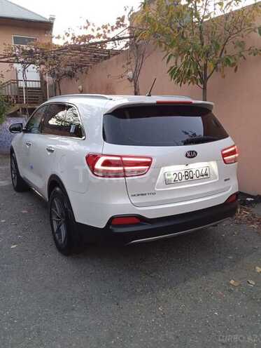 Kia Sorento-13