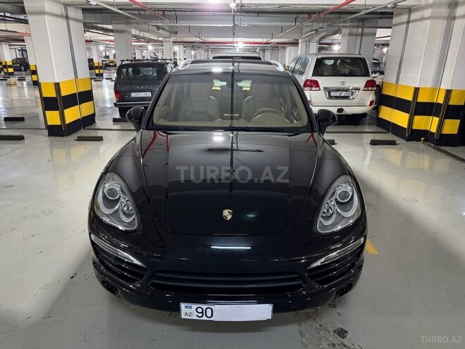 Porsche Cayenne-1