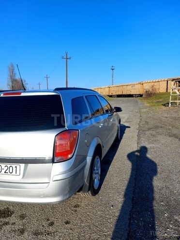 Opel Astra 2006, 244,000 km - 1.3 l - Horadiz