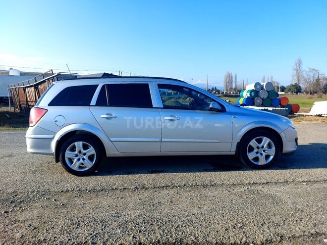Opel Astra 2006, 244,000 km - 1.3 l - Horadiz