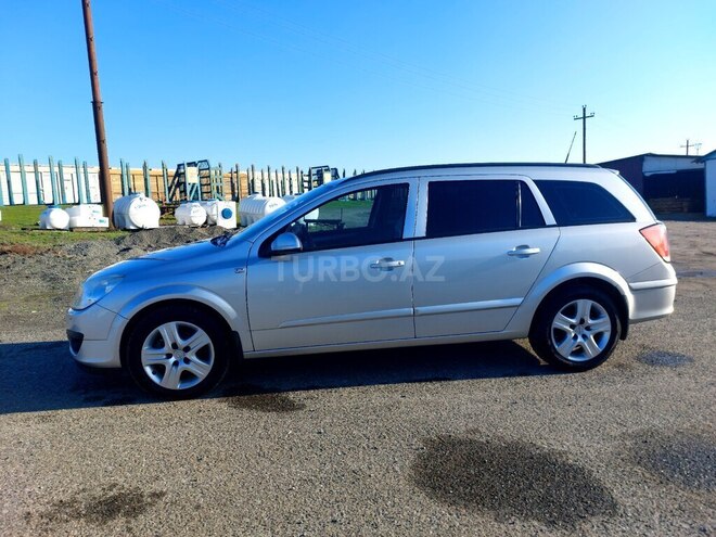 Opel Astra 2006, 244,000 km - 1.3 l - Horadiz