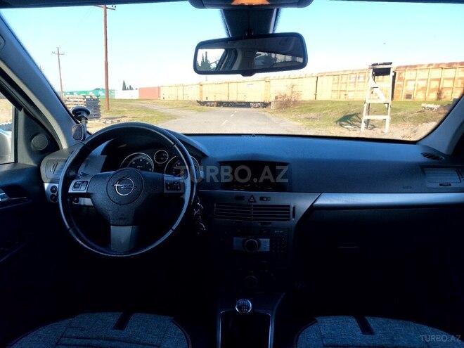 Opel Astra 2006, 244,000 km - 1.3 l - Horadiz