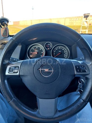 Opel Astra 2006, 244,000 km - 1.3 l - Horadiz