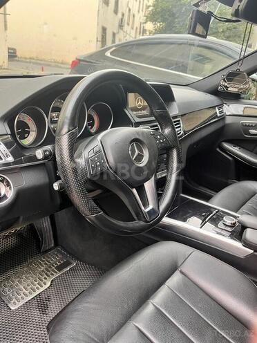 Mercedes E 220-2
