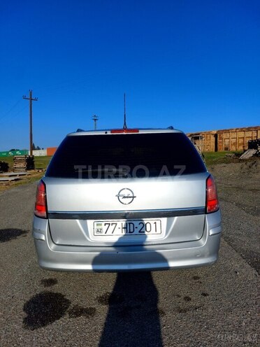 Opel Astra 2006, 244,000 km - 1.3 l - Horadiz