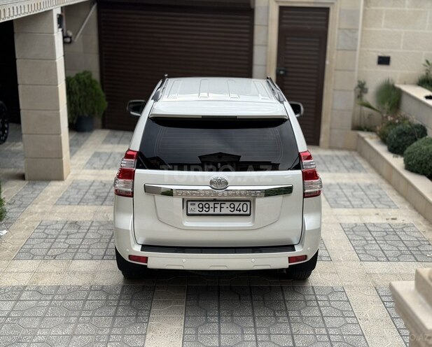 Toyota Land Cruiser Prado-9