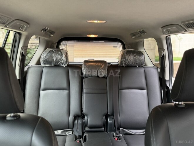 Toyota Land Cruiser Prado-13