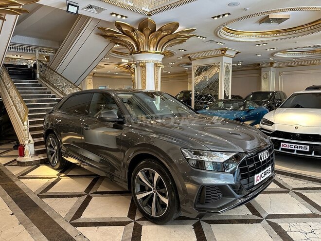Audi Q8-4