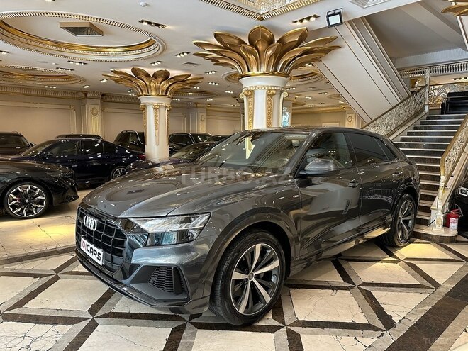 Audi Q8-3