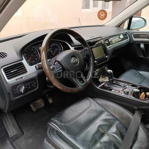 Volkswagen Touareg-3
