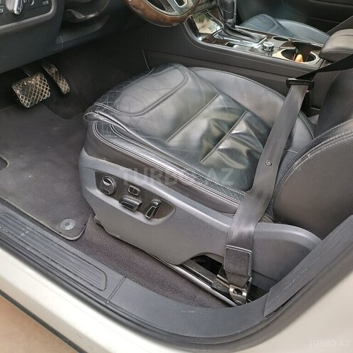 Volkswagen Touareg-5