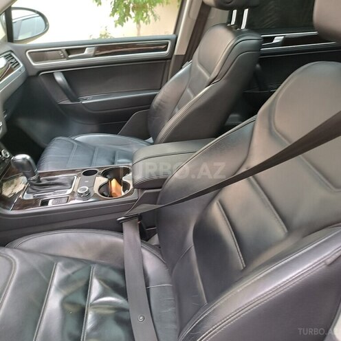 Volkswagen Touareg-7
