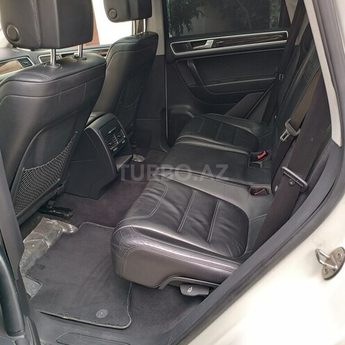 Volkswagen Touareg-8