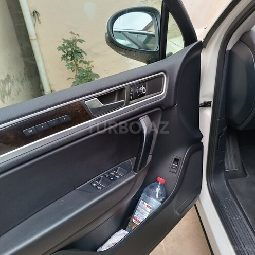 Volkswagen Touareg-6
