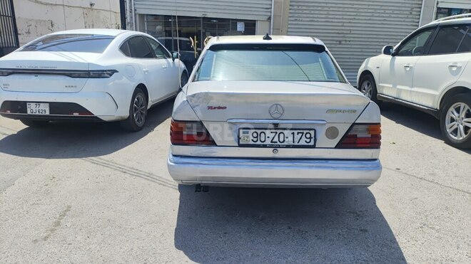Mercedes E 300 d 1989, 295,000 km - 3.0 l - Bakı