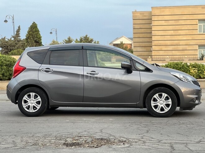 Nissan Note-8