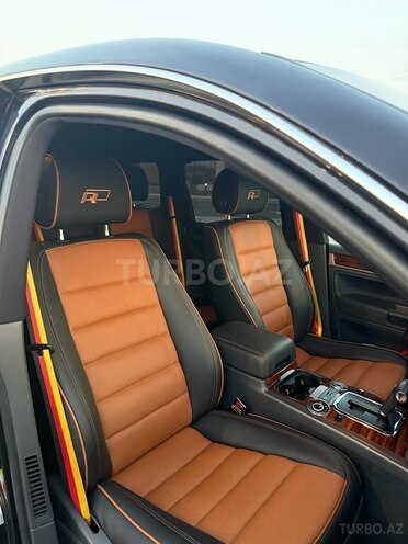Volkswagen Touareg-12