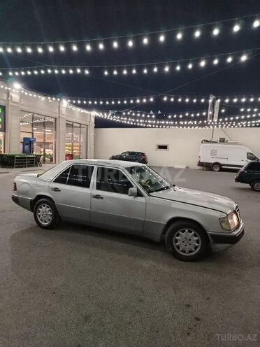 Mercedes E 200 d 1992, 950,336 km - 2.0 l - Bakı