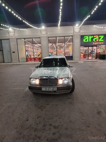 Mercedes E 200 d 1992, 950,336 km - 2.0 l - Bakı