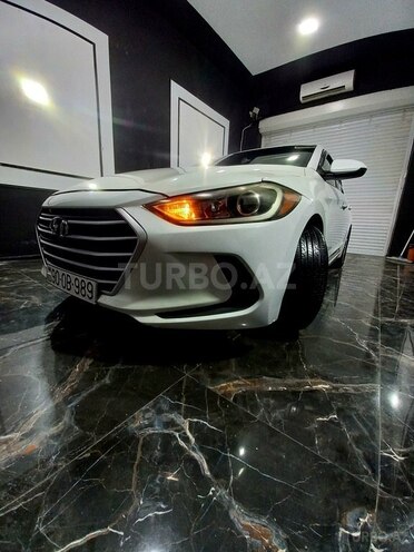 Hyundai Elantra-6