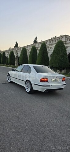 BMW 528 1999, 317,000 km - 2.8 l - Bakı