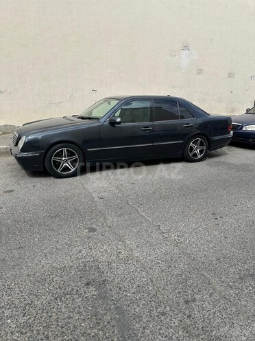 Mercedes E 240 1999, 358,000 km - 2.4 l - Bakı