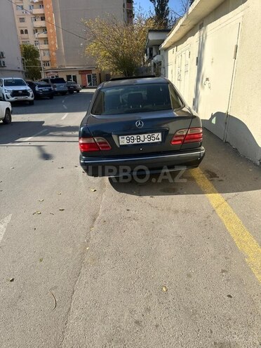 Mercedes E 240 1999, 358,000 km - 2.4 l - Bakı