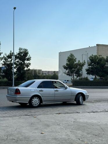 Mercedes C 240 2000, 172,500 km - 2.4 л - Bərdə
