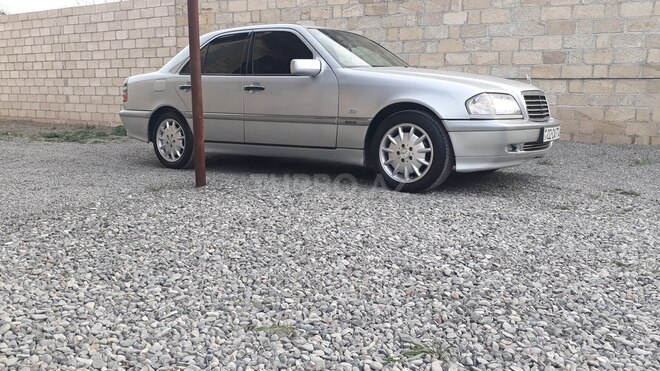Mercedes C 240 2000, 172,500 km - 2.4 л - Bərdə