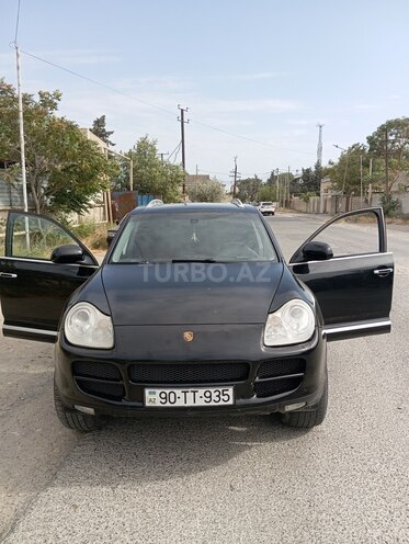 Porsche Cayenne-1