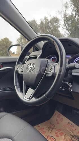 Toyota Camry-12
