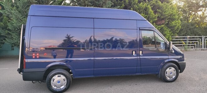 Ford Transit-4