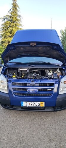 Ford Transit-9
