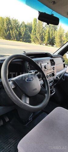 Ford Transit-18