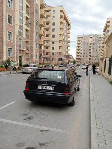 Mercedes C 220 d-4