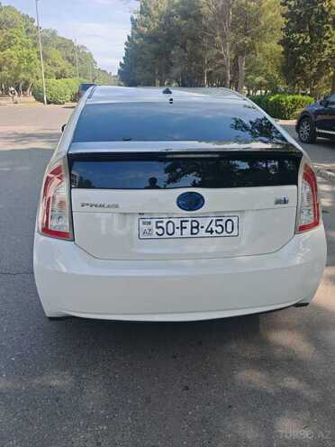 Toyota Prius-7
